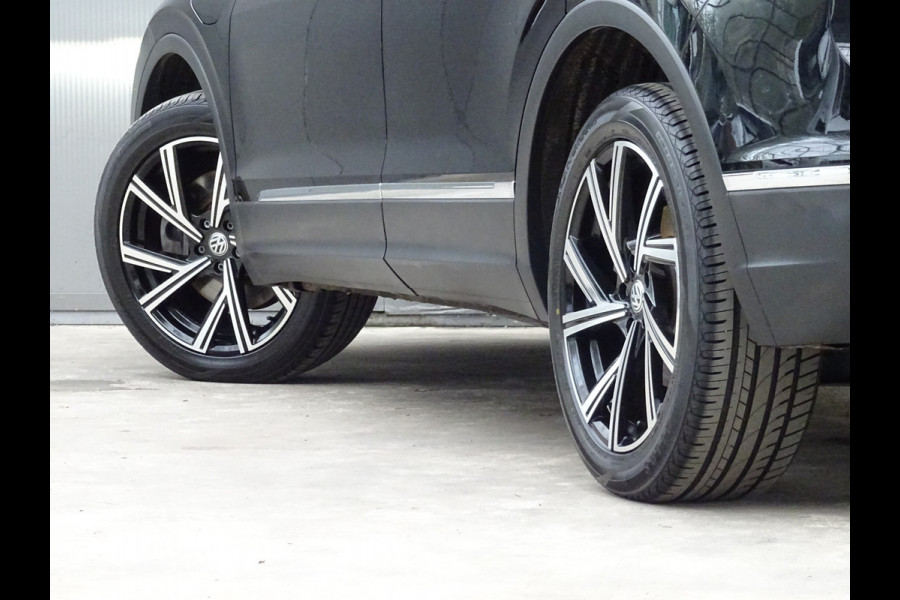 Volkswagen Tiguan 1.4 TSI eHybrid Business+ * PANORAMADAK * 19 INCH * CARPLAY !!