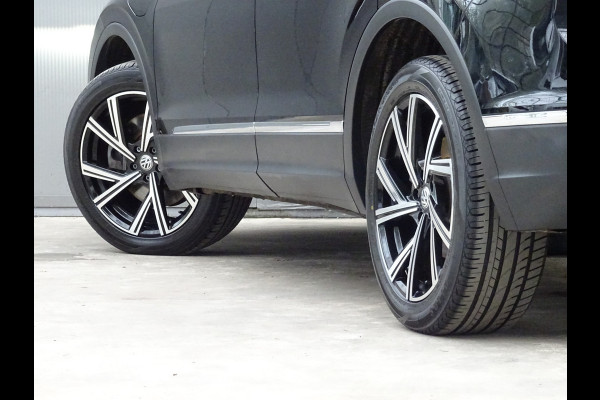 Volkswagen Tiguan 1.4 TSI eHybrid Business+ * PANORAMADAK * 19 INCH * CARPLAY !!