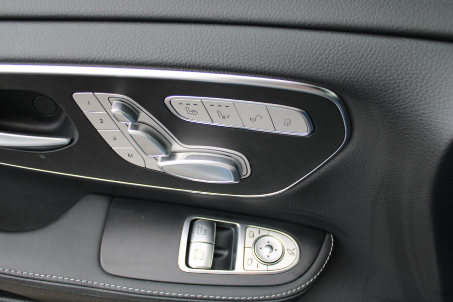 Mercedes-Benz V-Klasse 300d / Exclusive / DC / Luchtvering / Panorama / 2x Elec Schuifd / 360 Cam / Burmester / Vol Opties / NIEUW!! Mercedes-Benz V-Klasse 300d / Exclusive / DC / Luchtvering / Panorama / 2x Elec Schuifd / 360 Cam / Burmester / Vol Opties / NIEUW!!