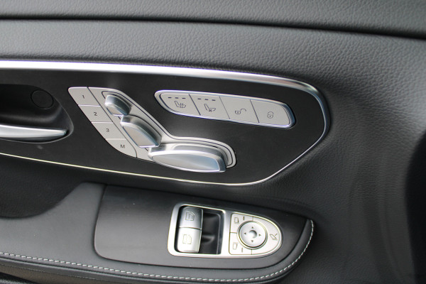 Mercedes-Benz V-Klasse 300d / Exclusive / DC / Luchtvering / Panorama / 2x Elec Schuifd / 360 Cam / Burmester / Vol Opties / NIEUW!! Mercedes-Benz V-Klasse 300d / Exclusive / DC / Luchtvering / Panorama / 2x Elec Schuifd / 360 Cam / Burmester / Vol Opties / NIEUW!!