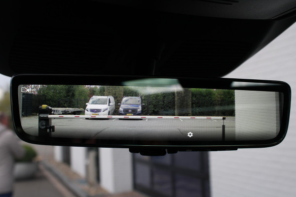 Mercedes-Benz V-Klasse 300d / Exclusive / DC / Luchtvering / Panorama / 2x Elec Schuifd / 360 Cam / Burmester / Vol Opties / NIEUW!! Mercedes-Benz V-Klasse 300d / Exclusive / DC / Luchtvering / Panorama / 2x Elec Schuifd / 360 Cam / Burmester / Vol Opties / NIEUW!!