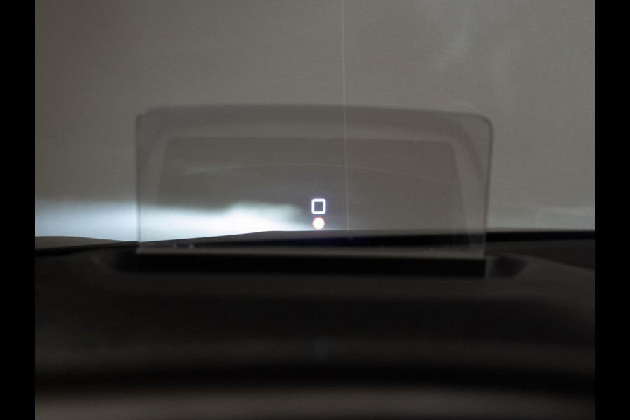 Citroën C4 1.2 Puretech Feel Pack (APPLE CARPLAY,NAVI,CAMERA,DIGITALE COCKPIT,SPORTSTOELEN,GETINT,PDC,LANE ASSIST,NETTESTAAT)