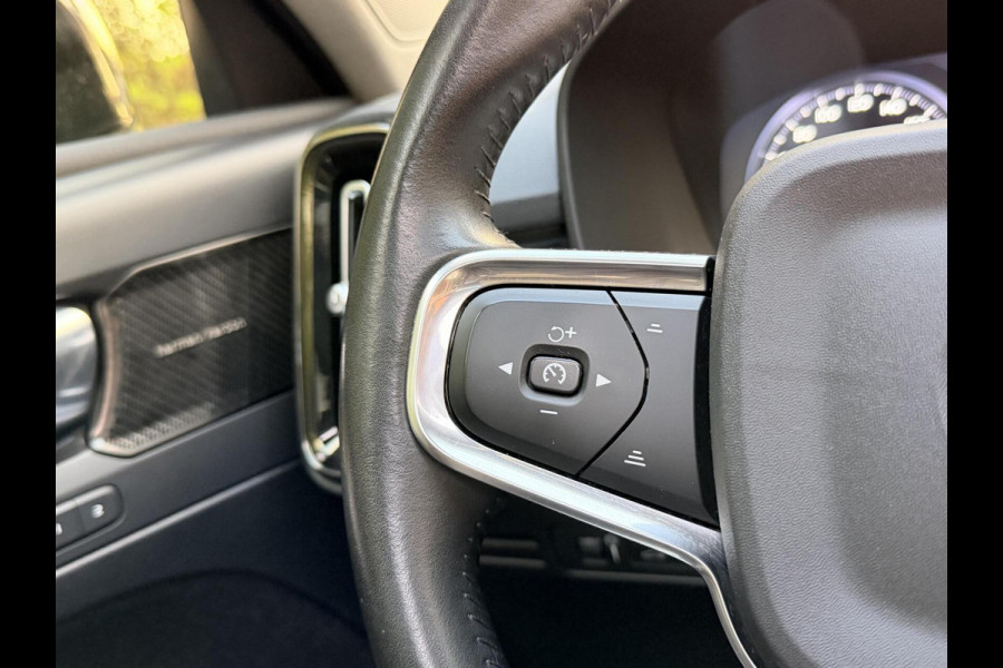 Volvo XC40 1.5 T4 Recharge R-Design Automaat | Panoramadak | LED verlichting | Sportstoelen leer | DAB | Apple CarPlay | 360 graden camera