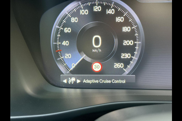 Volvo XC40 1.5 T4 Recharge R-Design Automaat | Panoramadak | LED verlichting | Sportstoelen leer | DAB | Apple CarPlay | 360 graden camera