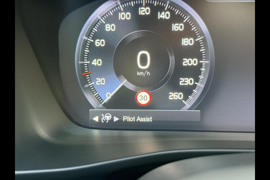 Volvo XC40 1.5 T4 Recharge R-Design Automaat | Panoramadak | LED verlichting | Sportstoelen leer | DAB | Apple CarPlay | 360 graden camera