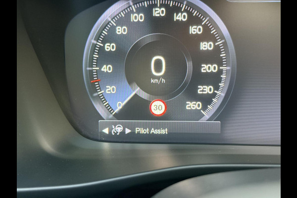 Volvo XC40 1.5 T4 Recharge R-Design Automaat | Panoramadak | LED verlichting | Sportstoelen leer | DAB | Apple CarPlay | 360 graden camera
