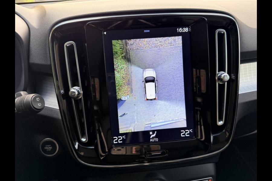 Volvo XC40 1.5 T4 Recharge R-Design Automaat | Panoramadak | LED verlichting | Sportstoelen leer | DAB | Apple CarPlay | 360 graden camera