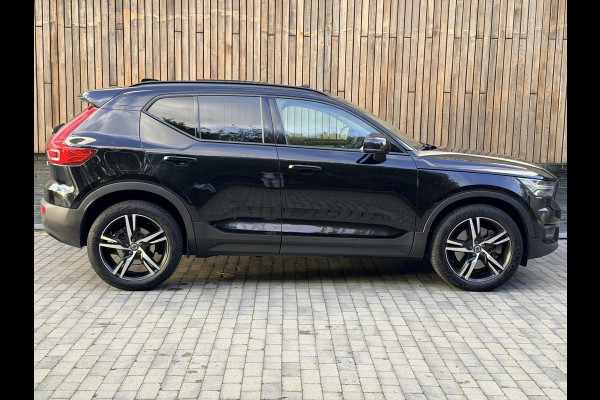 Volvo XC40 1.5 T4 Recharge R-Design Automaat | Panoramadak | LED verlichting | Sportstoelen leer | DAB | Apple CarPlay | 360 graden camera