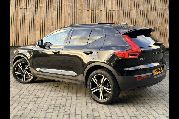 Volvo XC40 1.5 T4 Recharge R-Design Automaat | Panoramadak | LED verlichting | Sportstoelen leer | DAB | Apple CarPlay | 360 graden camera