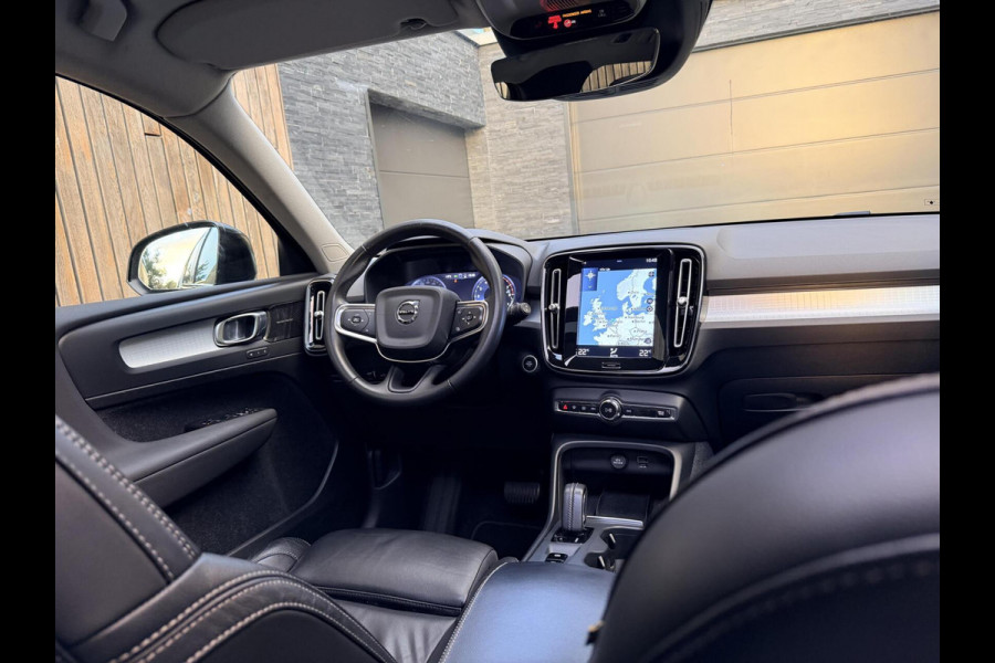 Volvo XC40 1.5 T4 Recharge R-Design Automaat | Panoramadak | LED verlichting | Sportstoelen leer | DAB | Apple CarPlay | 360 graden camera