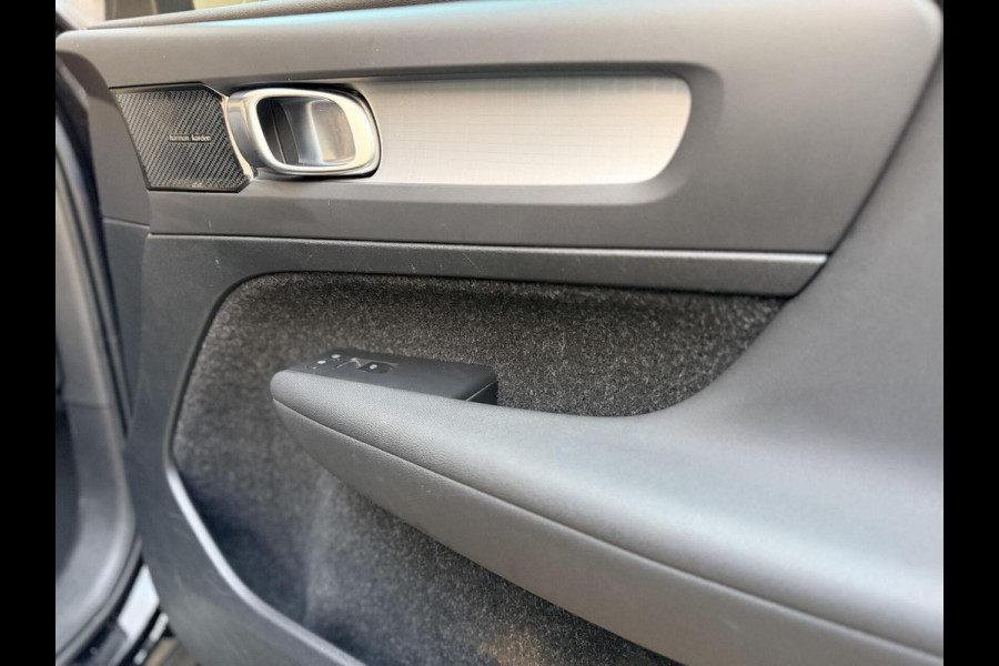 Volvo XC40 1.5 T4 Recharge R-Design Automaat | Panoramadak | LED verlichting | Sportstoelen leer | DAB | Apple CarPlay | 360 graden camera