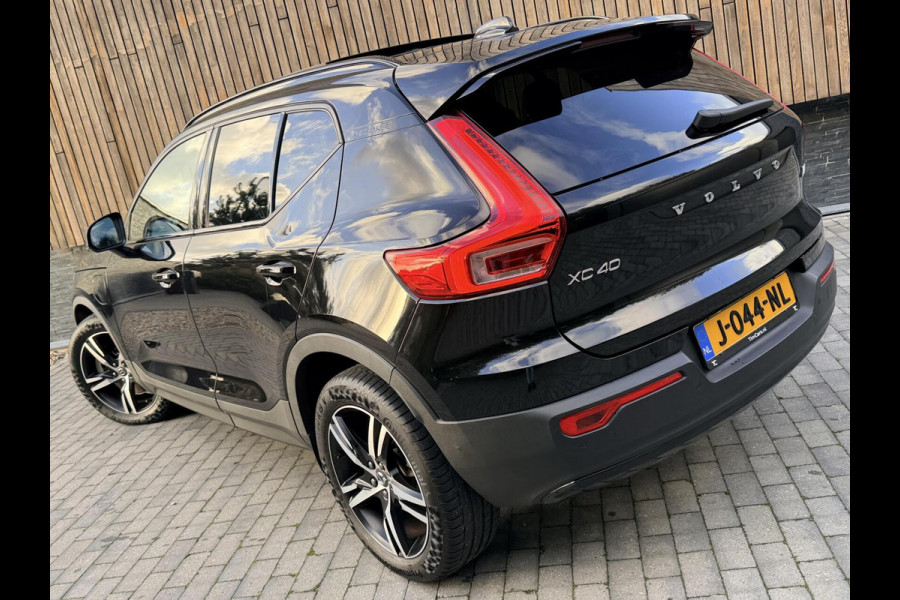 Volvo XC40 1.5 T4 Recharge R-Design Automaat | Panoramadak | LED verlichting | Sportstoelen leer | DAB | Apple CarPlay | 360 graden camera
