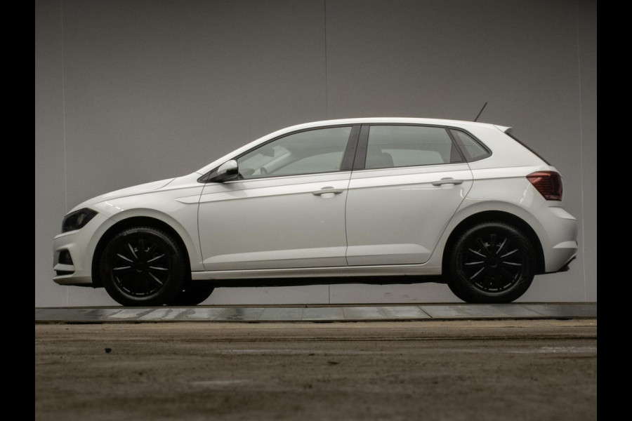 Volkswagen Polo 1.0 TSI Sport (APPLE CARPLAY,NAVI,CRUISE,PDC,CAMERA,SPORTSTOELEN,GETINT,CLIMATE,NETTESTAAT) Volkswagen Polo 1.0 TSI Sport (APPLE CARPLAY,NAVI,CRUISE,PDC,CAMERA,SPORTSTOELEN,GETINT,CLIMATE,NETTESTAAT)