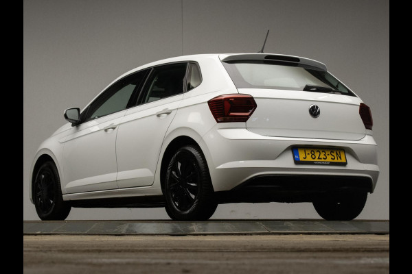 Volkswagen Polo 1.0 TSI Sport (APPLE CARPLAY,NAVI,CRUISE,PDC,CAMERA,SPORTSTOELEN,GETINT,CLIMATE,NETTESTAAT) Volkswagen Polo 1.0 TSI Sport (APPLE CARPLAY,NAVI,CRUISE,PDC,CAMERA,SPORTSTOELEN,GETINT,CLIMATE,NETTESTAAT)