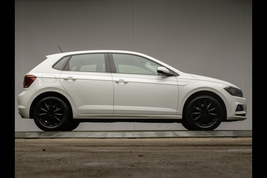 Volkswagen Polo 1.0 TSI Sport (APPLE CARPLAY,NAVI,CRUISE,PDC,CAMERA,SPORTSTOELEN,GETINT,CLIMATE,NETTESTAAT) Volkswagen Polo 1.0 TSI Sport (APPLE CARPLAY,NAVI,CRUISE,PDC,CAMERA,SPORTSTOELEN,GETINT,CLIMATE,NETTESTAAT)