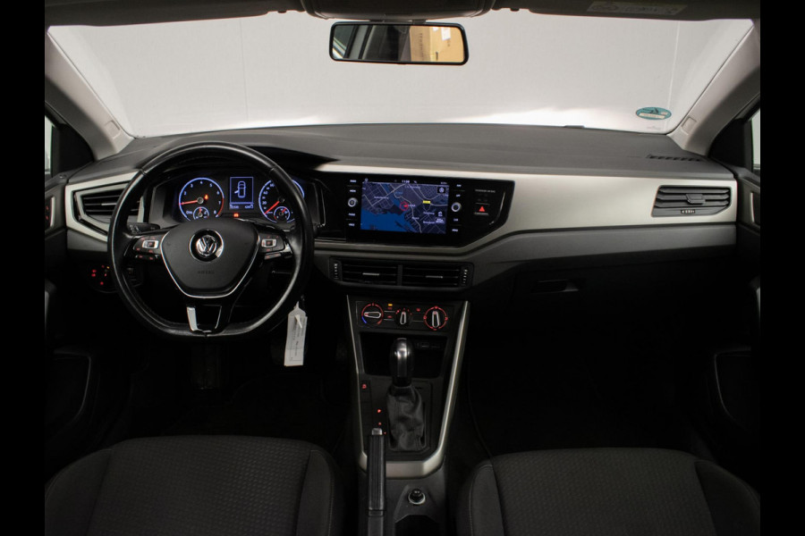 Volkswagen Polo 1.0 TSI Sport (APPLE CARPLAY,NAVI,CRUISE,PDC,CAMERA,SPORTSTOELEN,GETINT,CLIMATE,NETTESTAAT) Volkswagen Polo 1.0 TSI Sport (APPLE CARPLAY,NAVI,CRUISE,PDC,CAMERA,SPORTSTOELEN,GETINT,CLIMATE,NETTESTAAT)