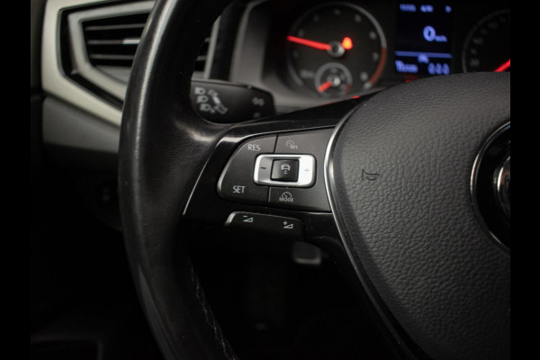 Volkswagen Polo 1.0 TSI Sport (APPLE CARPLAY,NAVI,CRUISE,PDC,CAMERA,SPORTSTOELEN,GETINT,CLIMATE,NETTESTAAT) Volkswagen Polo 1.0 TSI Sport (APPLE CARPLAY,NAVI,CRUISE,PDC,CAMERA,SPORTSTOELEN,GETINT,CLIMATE,NETTESTAAT)