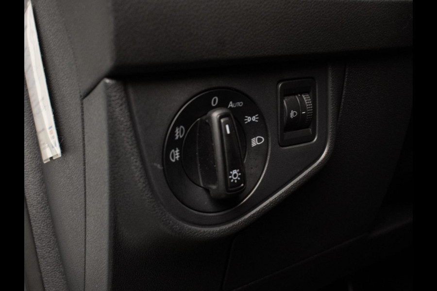 Volkswagen Polo 1.0 TSI Sport (APPLE CARPLAY,NAVI,CRUISE,PDC,CAMERA,SPORTSTOELEN,GETINT,CLIMATE,NETTESTAAT) Volkswagen Polo 1.0 TSI Sport (APPLE CARPLAY,NAVI,CRUISE,PDC,CAMERA,SPORTSTOELEN,GETINT,CLIMATE,NETTESTAAT)