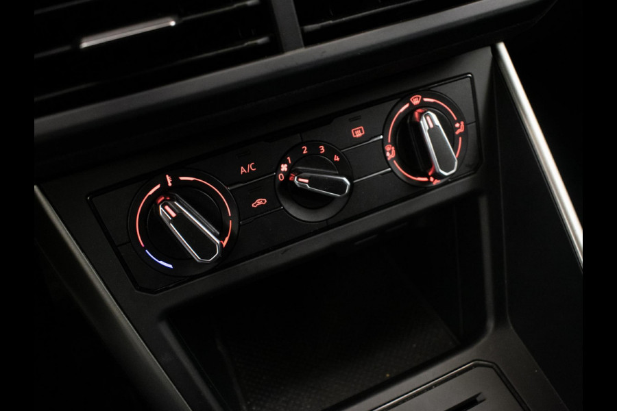 Volkswagen Polo 1.0 TSI Sport (APPLE CARPLAY,NAVI,CRUISE,PDC,CAMERA,SPORTSTOELEN,GETINT,CLIMATE,NETTESTAAT) Volkswagen Polo 1.0 TSI Sport (APPLE CARPLAY,NAVI,CRUISE,PDC,CAMERA,SPORTSTOELEN,GETINT,CLIMATE,NETTESTAAT)