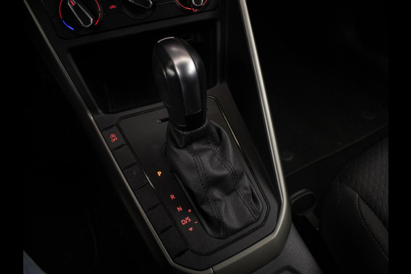 Volkswagen Polo 1.0 TSI Sport (APPLE CARPLAY,NAVI,CRUISE,PDC,CAMERA,SPORTSTOELEN,GETINT,CLIMATE,NETTESTAAT) Volkswagen Polo 1.0 TSI Sport (APPLE CARPLAY,NAVI,CRUISE,PDC,CAMERA,SPORTSTOELEN,GETINT,CLIMATE,NETTESTAAT)