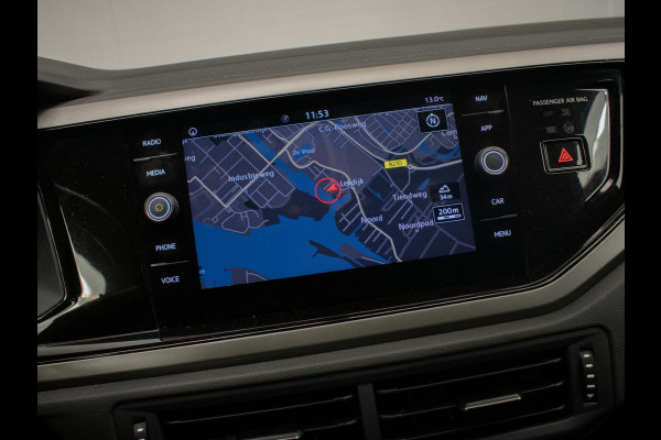 Volkswagen Polo 1.0 TSI Sport (APPLE CARPLAY,NAVI,CRUISE,PDC,CAMERA,SPORTSTOELEN,GETINT,CLIMATE,NETTESTAAT) Volkswagen Polo 1.0 TSI Sport (APPLE CARPLAY,NAVI,CRUISE,PDC,CAMERA,SPORTSTOELEN,GETINT,CLIMATE,NETTESTAAT)