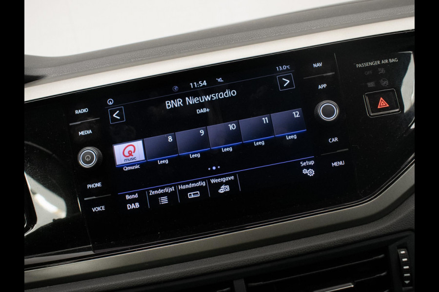 Volkswagen Polo 1.0 TSI Sport (APPLE CARPLAY,NAVI,CRUISE,PDC,CAMERA,SPORTSTOELEN,GETINT,CLIMATE,NETTESTAAT) Volkswagen Polo 1.0 TSI Sport (APPLE CARPLAY,NAVI,CRUISE,PDC,CAMERA,SPORTSTOELEN,GETINT,CLIMATE,NETTESTAAT)