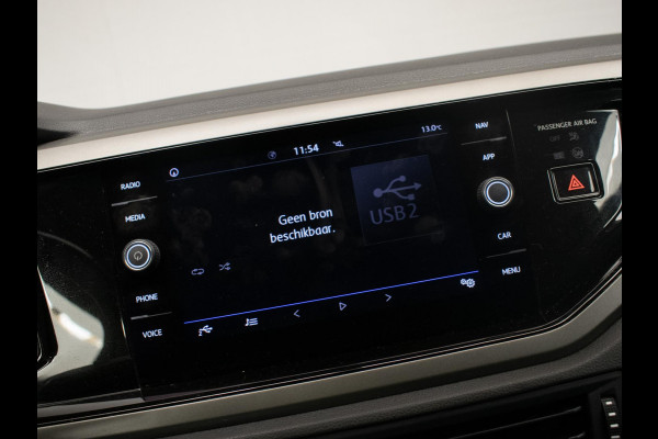 Volkswagen Polo 1.0 TSI Sport (APPLE CARPLAY,NAVI,CRUISE,PDC,CAMERA,SPORTSTOELEN,GETINT,CLIMATE,NETTESTAAT) Volkswagen Polo 1.0 TSI Sport (APPLE CARPLAY,NAVI,CRUISE,PDC,CAMERA,SPORTSTOELEN,GETINT,CLIMATE,NETTESTAAT)