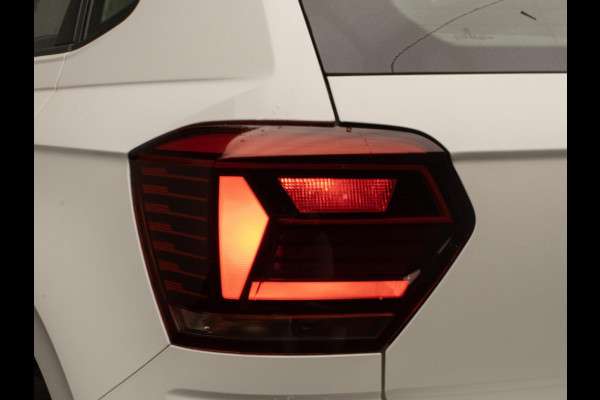 Volkswagen Polo 1.0 TSI Sport (APPLE CARPLAY,NAVI,CRUISE,PDC,CAMERA,SPORTSTOELEN,GETINT,CLIMATE,NETTESTAAT) Volkswagen Polo 1.0 TSI Sport (APPLE CARPLAY,NAVI,CRUISE,PDC,CAMERA,SPORTSTOELEN,GETINT,CLIMATE,NETTESTAAT)