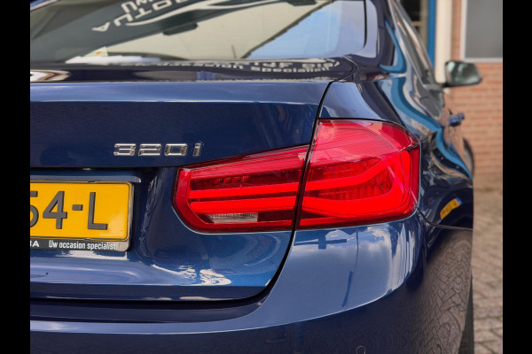 BMW 3-serie 320i Luxury Edition Individual 2018 NAVI LEDER!