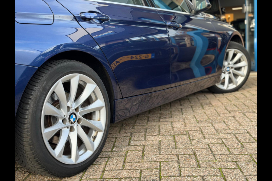 BMW 3-serie 320i Luxury Edition Individual 2018 NAVI LEDER!