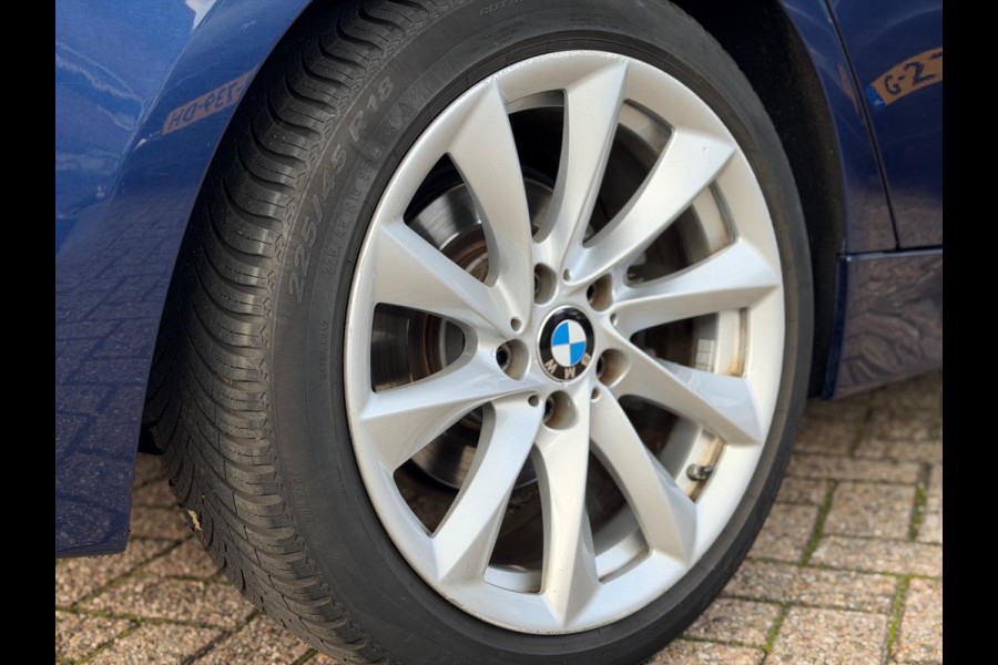 BMW 3-serie 320i Luxury Edition Individual 2018 NAVI LEDER!