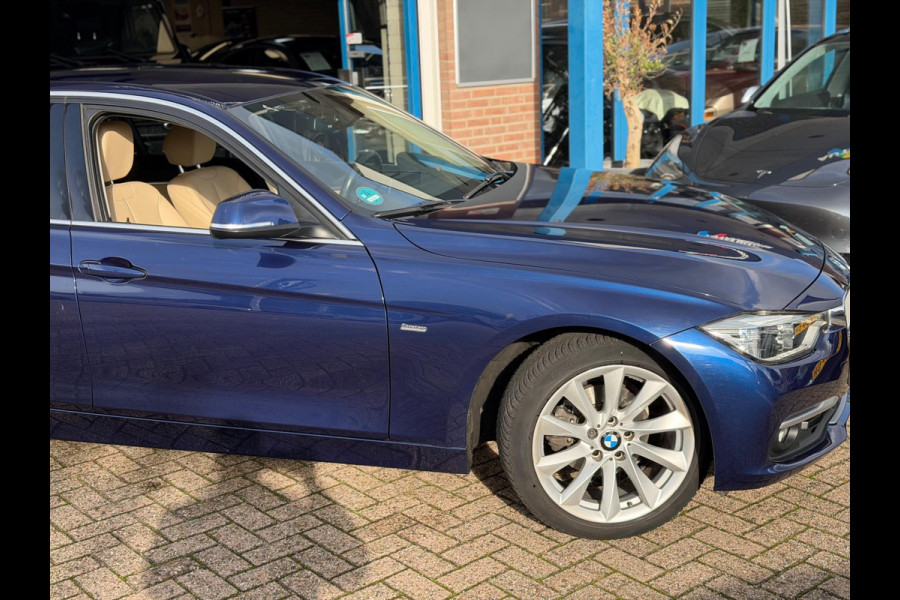 BMW 3-serie 320i Luxury Edition Individual 2018 NAVI LEDER!