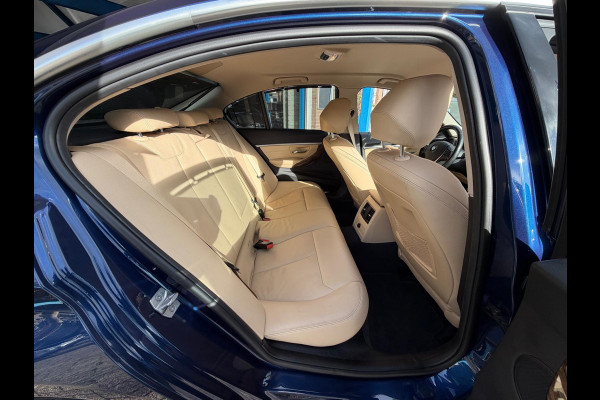 BMW 3-serie 320i Luxury Edition Individual 2018 NAVI LEDER!