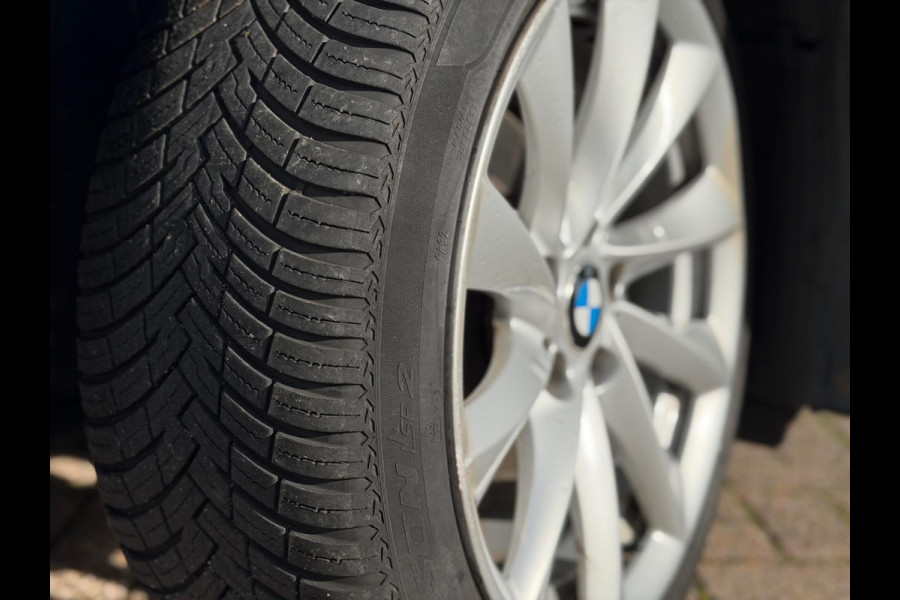 BMW 3-serie 320i Luxury Edition Individual 2018 NAVI LEDER!