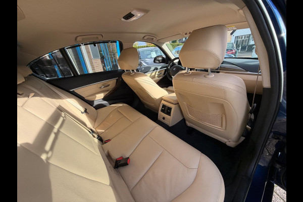 BMW 3-serie 320i Luxury Edition Individual 2018 NAVI LEDER!