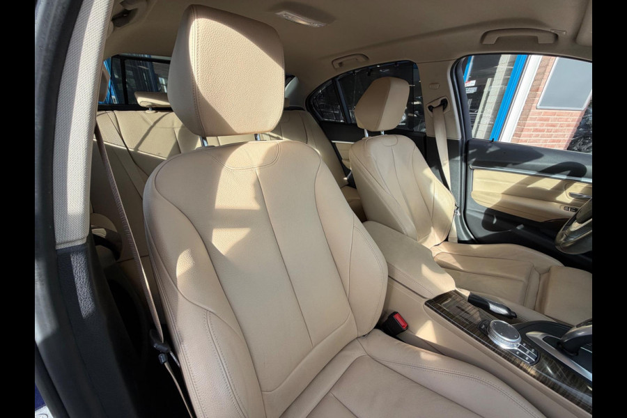 BMW 3-serie 320i Luxury Edition Individual 2018 NAVI LEDER!