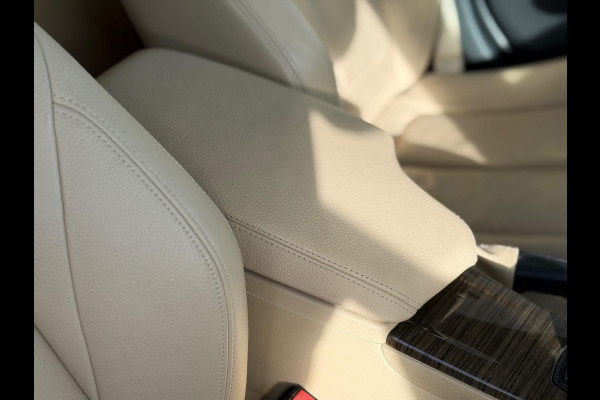 BMW 3-serie 320i Luxury Edition Individual 2018 NAVI LEDER!