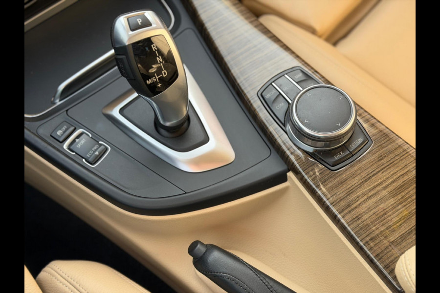 BMW 3-serie 320i Luxury Edition Individual 2018 NAVI LEDER!