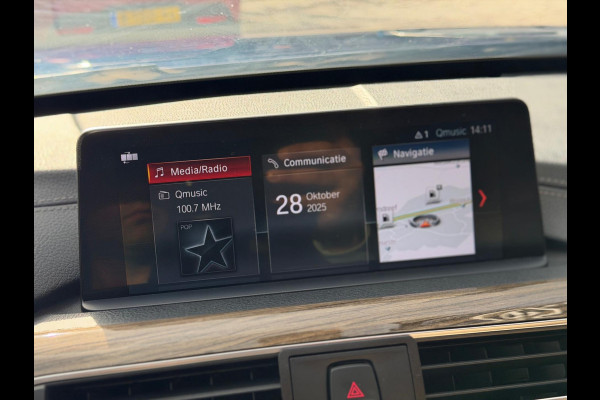 BMW 3-serie 320i Luxury Edition Individual 2018 NAVI LEDER!