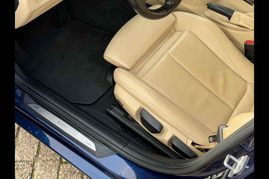 BMW 3-serie 320i Luxury Edition Individual 2018 NAVI LEDER!