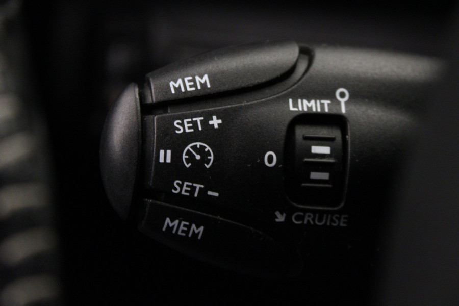 Peugeot 308 1.2 PureTech Blue Lease