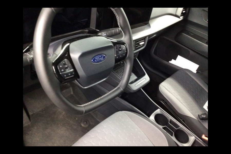 Ford E-Transit Cour. Limited 44 kWh 136pk | Winterpack | Verlengde fabrieks garantie tot 08-2029 Ford E-Transit Cour. Limited 44 kWh 136pk | Winterpack | Verlengde fabrieks garantie tot 08-2029