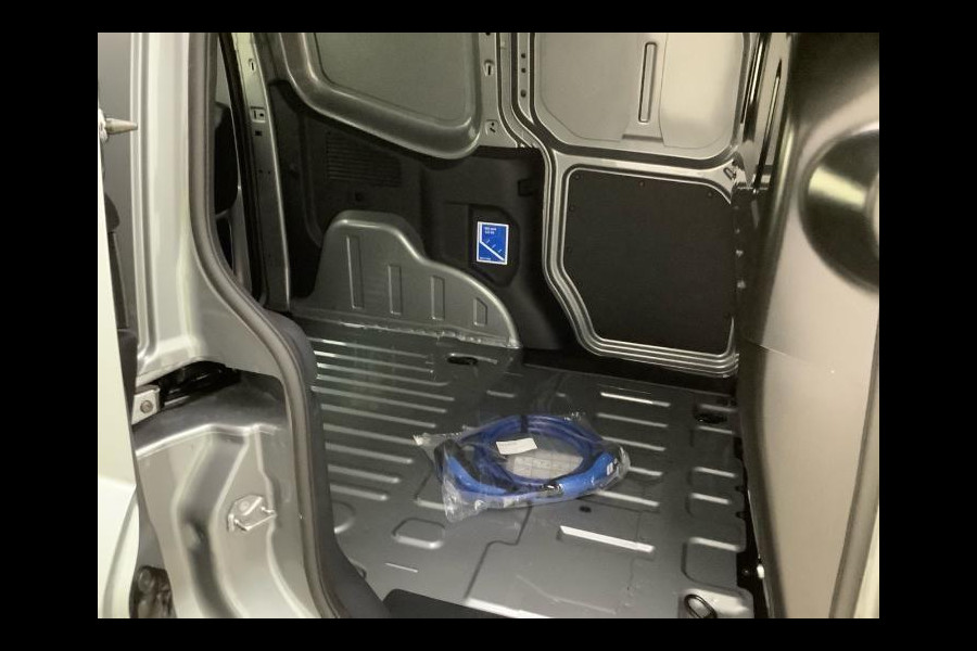 Ford E-Transit Cour. Limited 44 kWh 136pk | Winterpack | Verlengde fabrieks garantie tot 08-2029 Ford E-Transit Cour. Limited 44 kWh 136pk | Winterpack | Verlengde fabrieks garantie tot 08-2029