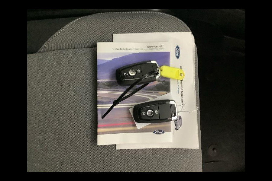 Ford E-Transit Cour. Limited 44 kWh 136pk | Winterpack | Verlengde fabrieks garantie tot 08-2029 Ford E-Transit Cour. Limited 44 kWh 136pk | Winterpack | Verlengde fabrieks garantie tot 08-2029