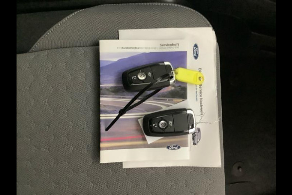 Ford E-Transit Cour. Limited 44 kWh 136pk | Winterpack | Verlengde fabrieks garantie tot 08-2029 Ford E-Transit Cour. Limited 44 kWh 136pk | Winterpack | Verlengde fabrieks garantie tot 08-2029