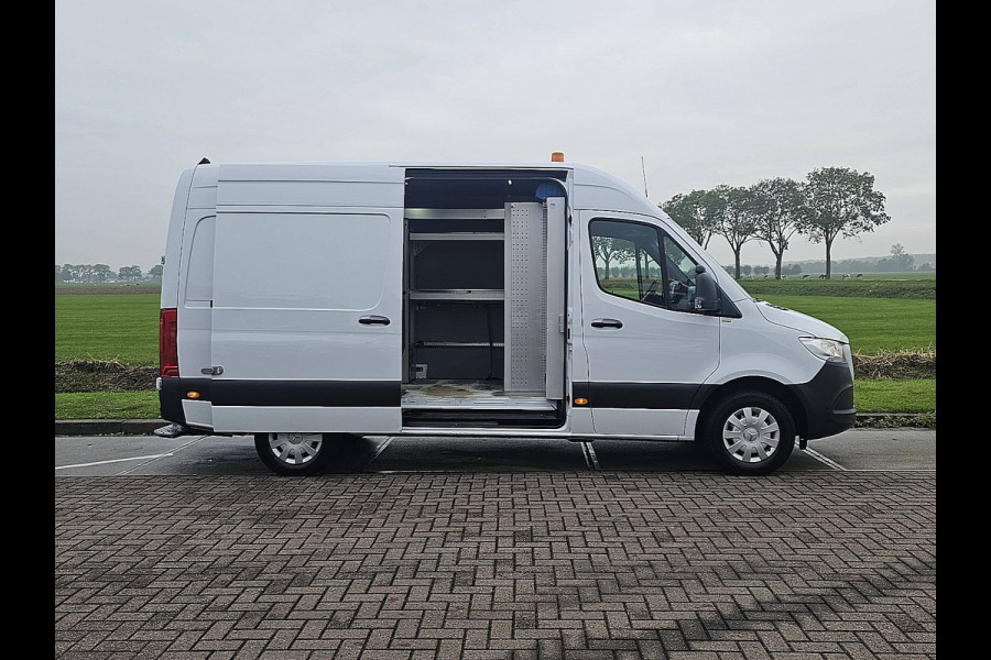Mercedes-Benz Sprinter 317 L2H2 Aut 3500KG Trekhaak Werkplaats Inrichting Camera carplay cruisecontrol standkachel