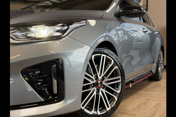 Kia ProCeed 1.6 T-GDI GT 205pk | Groot Navi | 18" | JBL | ACC | Blindspot | Camera | Perfect onderhouden.