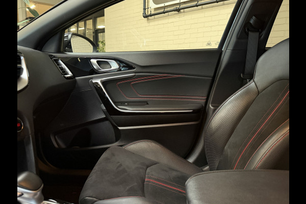 Kia ProCeed 1.6 T-GDI GT 205pk | Groot Navi | 18" | JBL | ACC | Blindspot | Camera | Perfect onderhouden.
