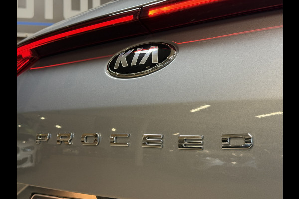 Kia ProCeed 1.6 T-GDI GT 205pk | Groot Navi | 18" | JBL | ACC | Blindspot | Camera | Perfect onderhouden.
