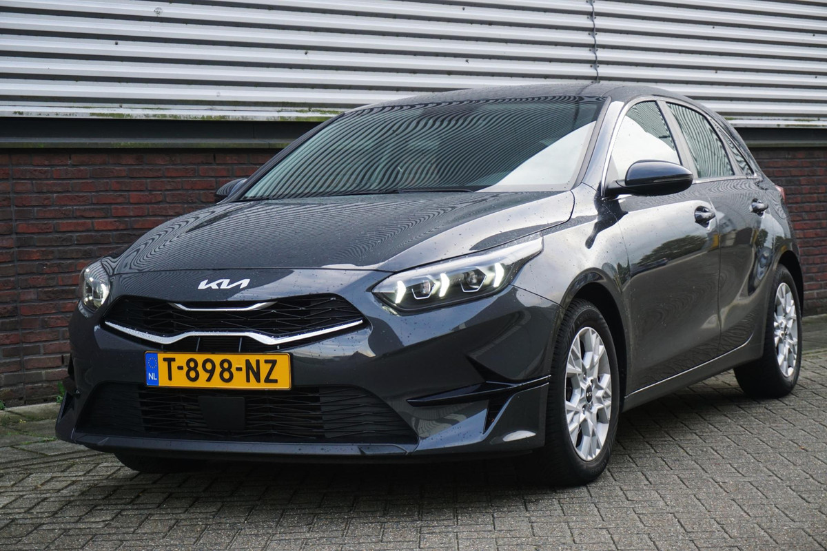 Kia Ceed 1.0 T-GDi 120PK DynamicLine/Geen Importauto/ All-Seasonbanden. Kia Ceed 1.0 T-GDi 120PK DynamicLine/Geen Importauto/ All-Seasonbanden.